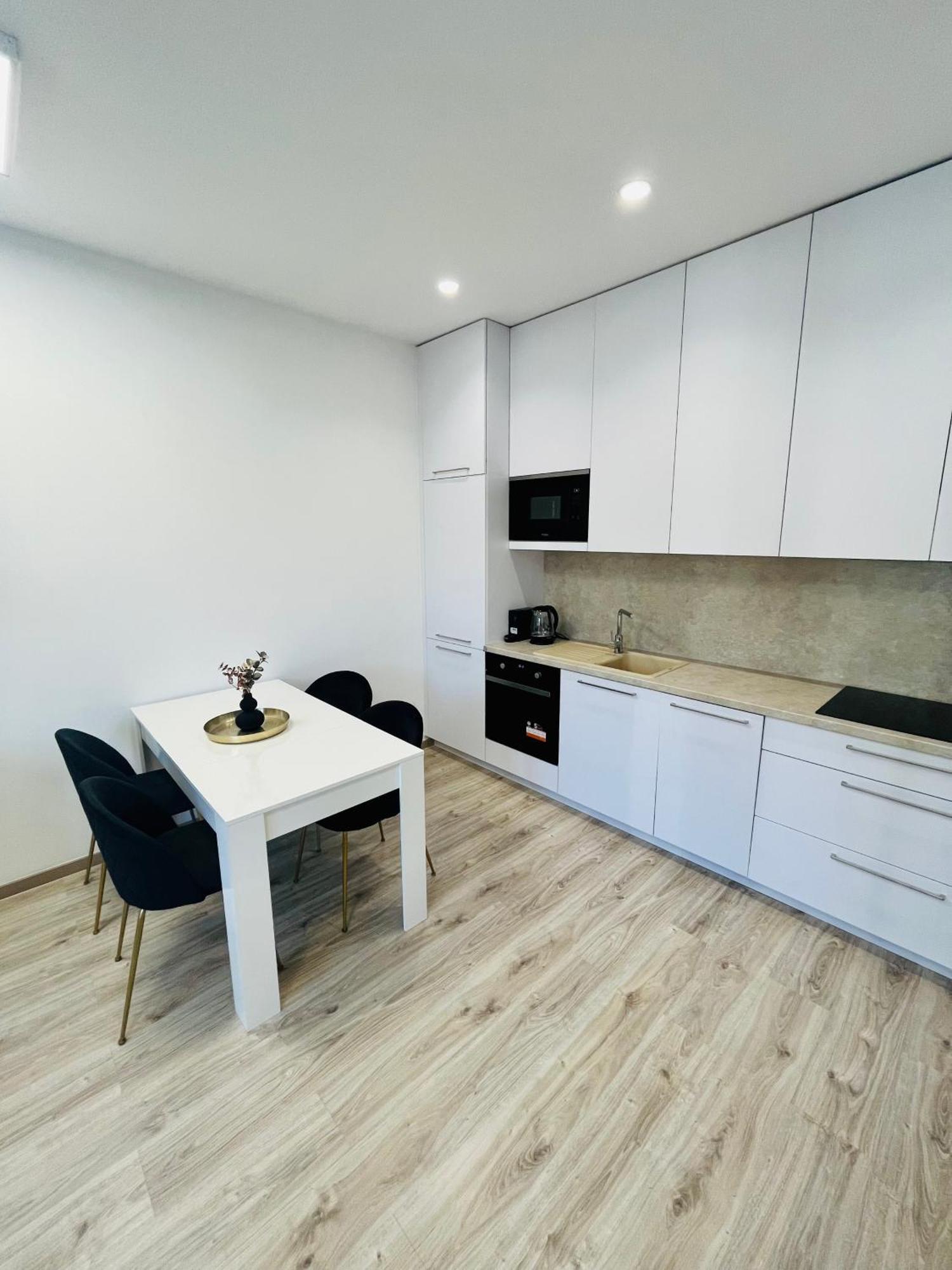 Apartment Riviera Centrum, Private Parking And Smart Check In Банска бистрица Екстериор снимка