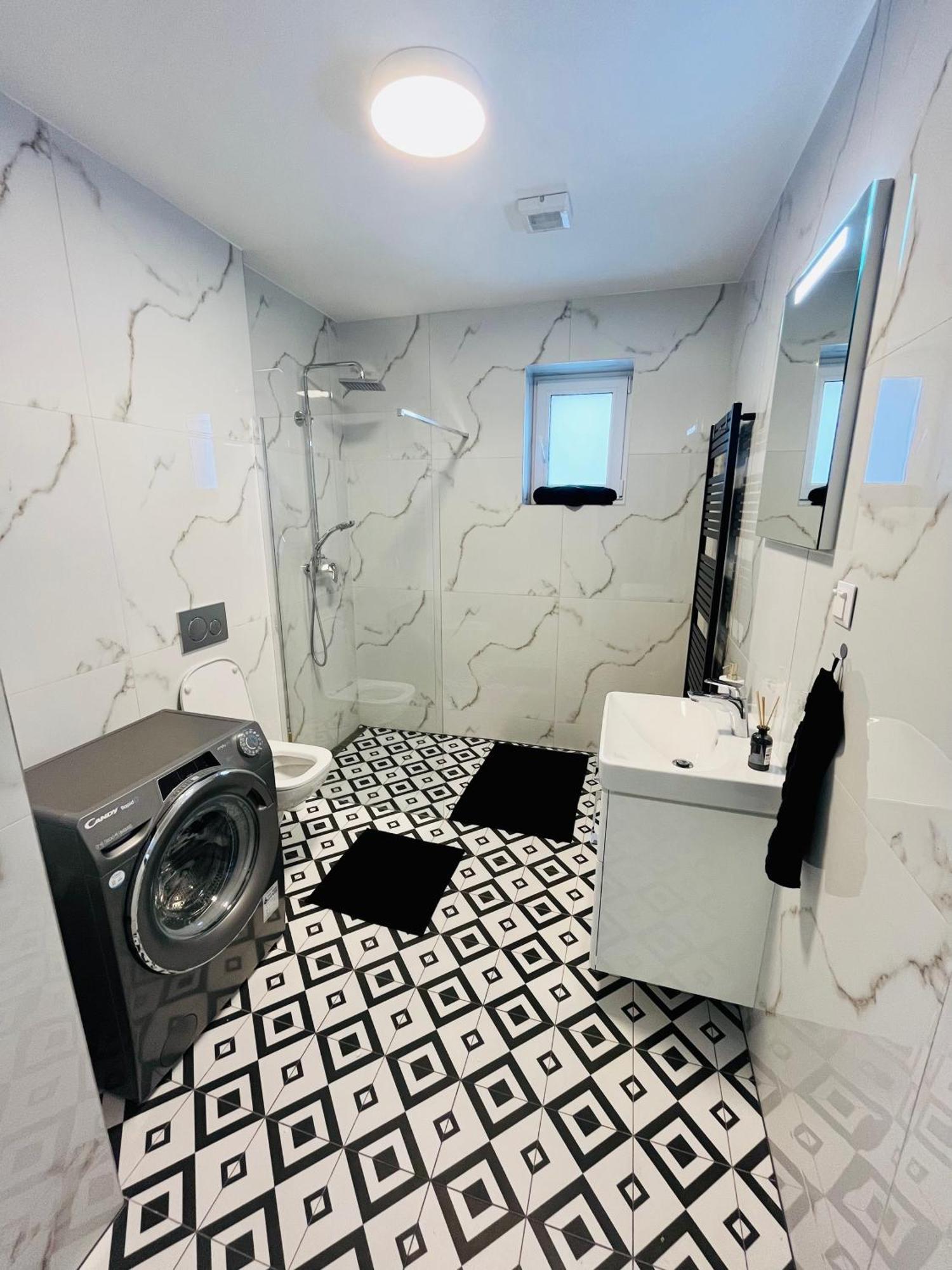 Apartment Riviera Centrum, Private Parking And Smart Check In Банска бистрица Екстериор снимка